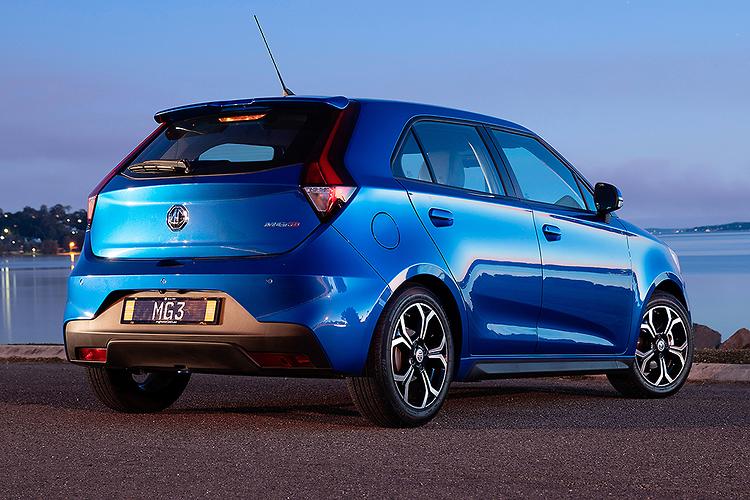 voiture hybride MG3